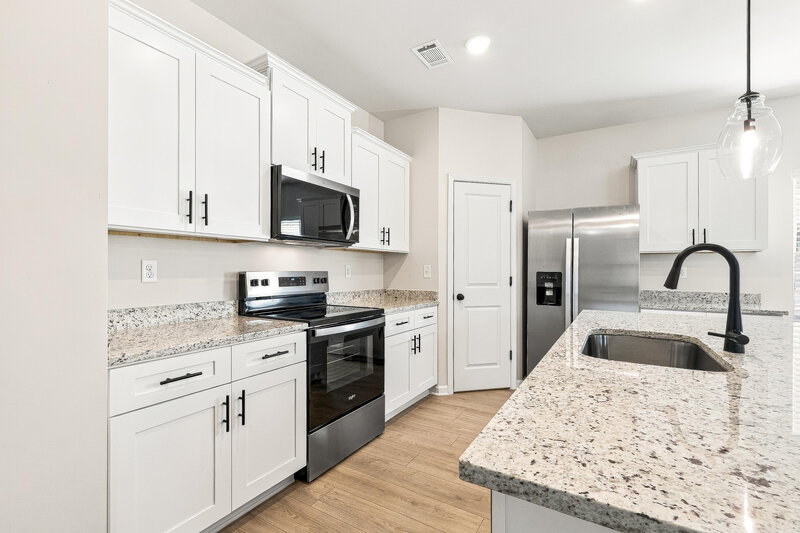 2,125/Mo, 434 Sunfish Cir Jefferson, GA 30549 Kitchen View