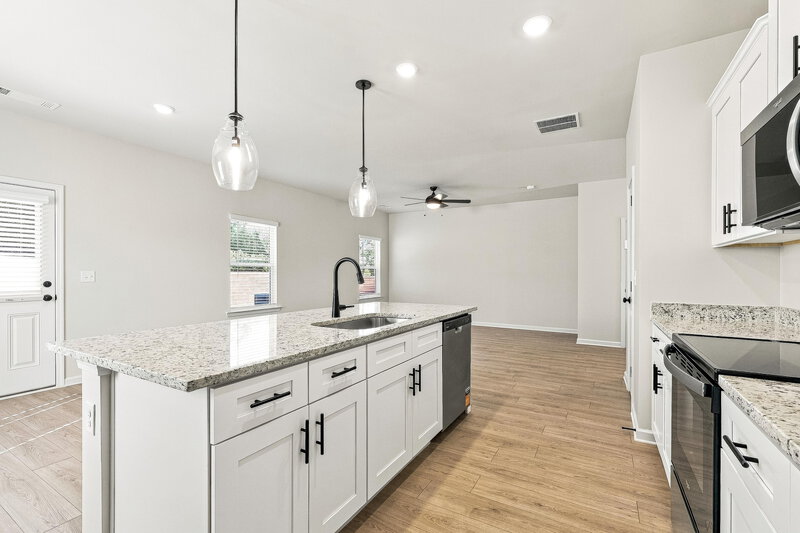 2,125/Mo, 434 Sunfish Cir Jefferson, GA 30549 Kitchen View 2