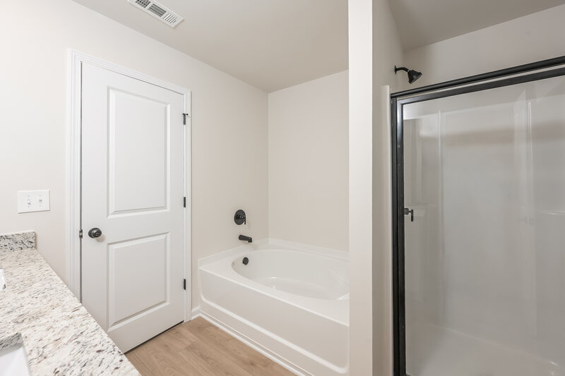 2,195/Mo, 120 Sunfish Cir Jefferson, GA 30549 Main Bathroom View 2