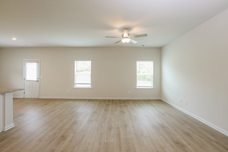 1,970/Mo, 658 Mackenzie Cv Villa Rica, GA 30180 Living Room View 2