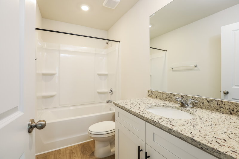 1,970/Mo, 658 Mackenzie Cv Villa Rica, GA 30180 Bathroom View