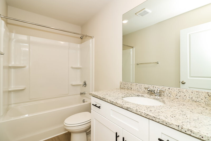 1,990/Mo, 210 Katelyn Way Villa Rica, GA 30180 Bathroom View