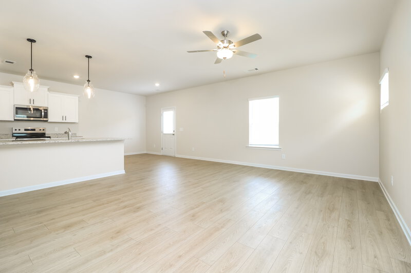 2,100/Mo, 664 Mackenzie Cv Villa Rica, GA 30180 Living Room View