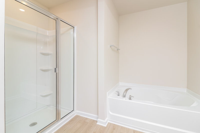 2,100/Mo, 207 Katelyn Way Villa Rica, GA 30180 Main Bathroom View 2