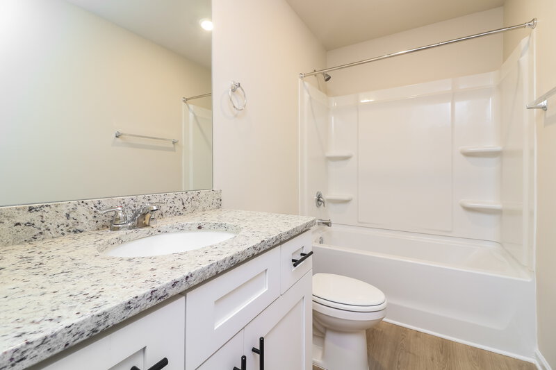 2,100/Mo, 207 Katelyn Way Villa Rica, GA 30180 Bathroom View