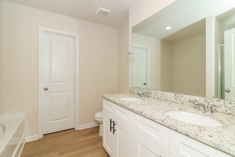 2,170/Mo, 211 Katelyn Way Villa Rica, GA 30180 Main Bathroom View