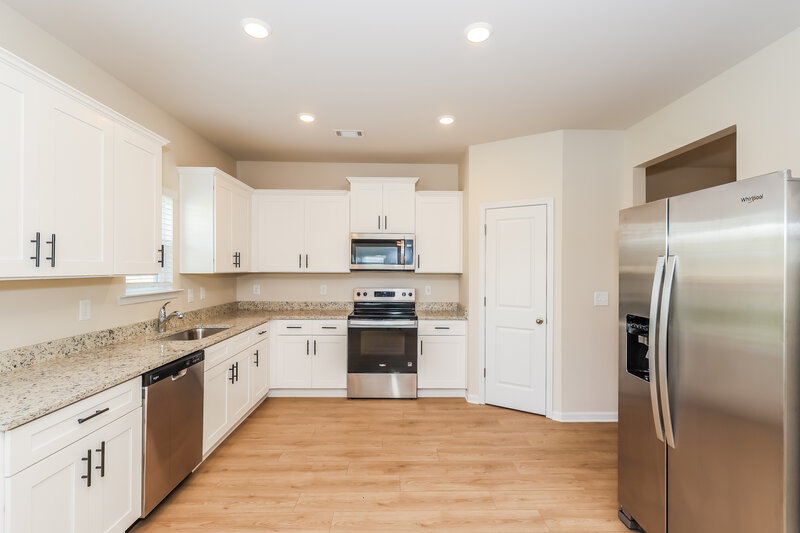 2,350/Mo, 666 Mackenzie Cv Villa Rica, GA 30180 Kitchen View