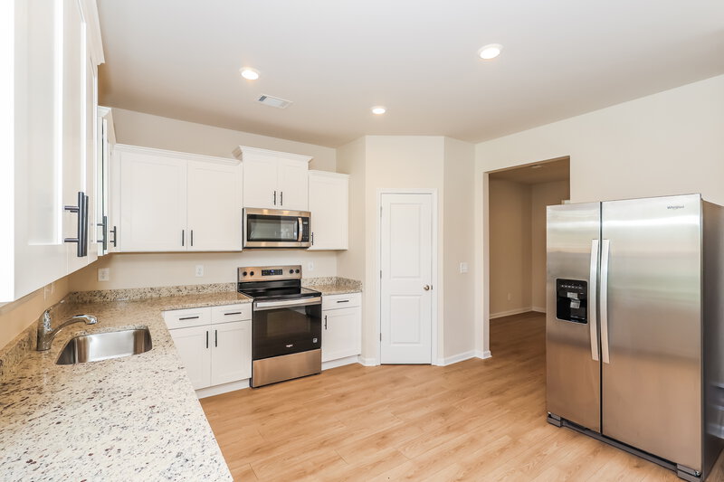 2,350/Mo, 666 Mackenzie Cv Villa Rica, GA 30180 Kitchen View 2