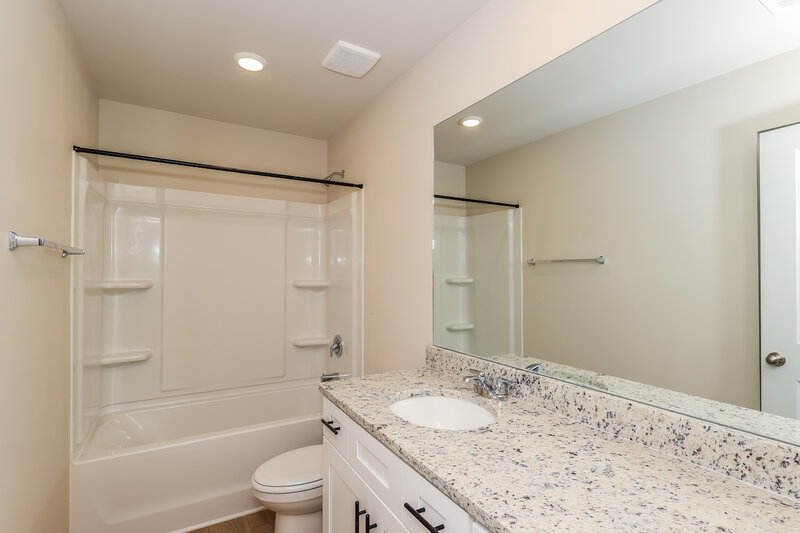 2,350/Mo, 666 Mackenzie Cv Villa Rica, GA 30180 Bathroom View