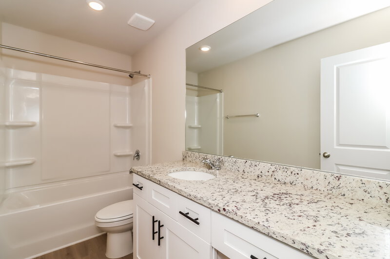 2,300/Mo, 203 Katelyn Way Villa Rica, GA 30180 Bathroom View