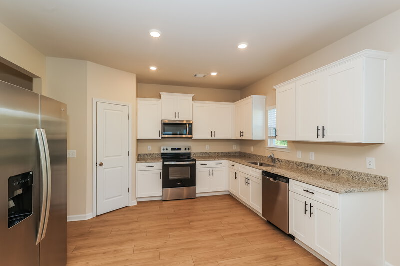 2,300/Mo, 206 Katelyn Way Villa Rica, GA 30180 Kitchen View