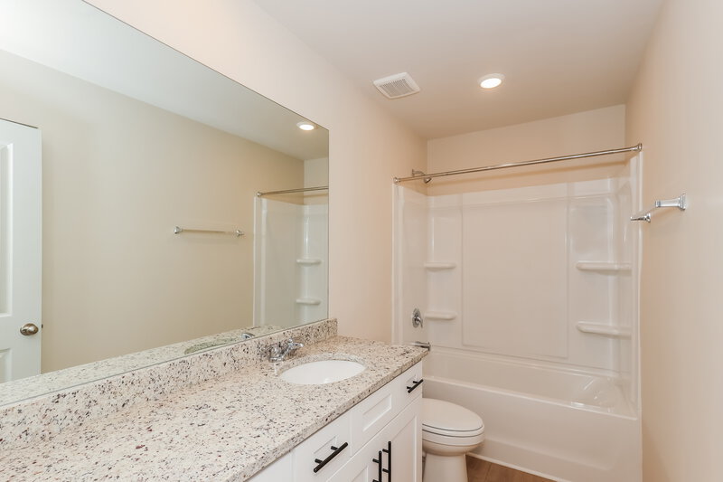 2,300/Mo, 206 Katelyn Way Villa Rica, GA 30180 Bathroom View