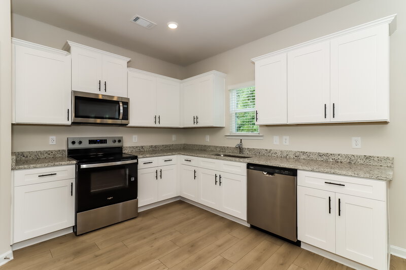 2,300/Mo, 144 Howell Dr Villa Rica, GA 30180 Kitchen View 2