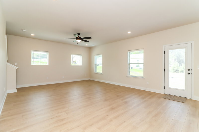 2,400/Mo, 104 Cantrell Way Dallas, GA 30157 Living Room View 2