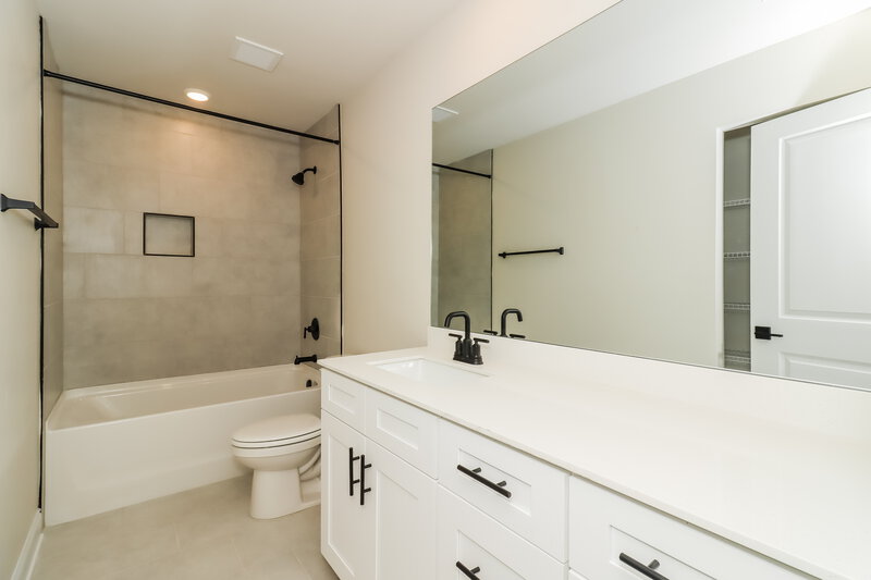 2,450/Mo, 119 Cantrell Way Dallas, GA 30157 Main Bathroom View