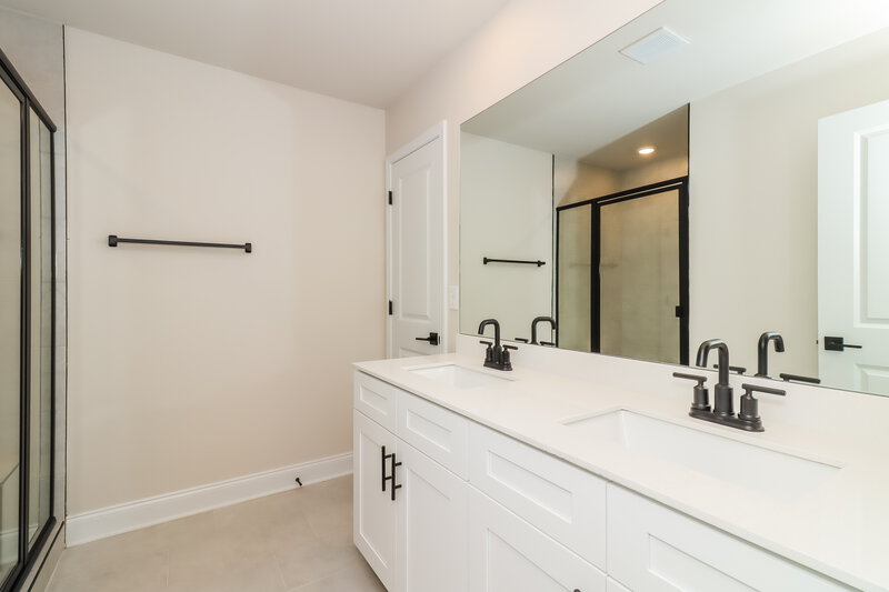 2,450/Mo, 119 Cantrell Way Dallas, GA 30157 Bathroom View