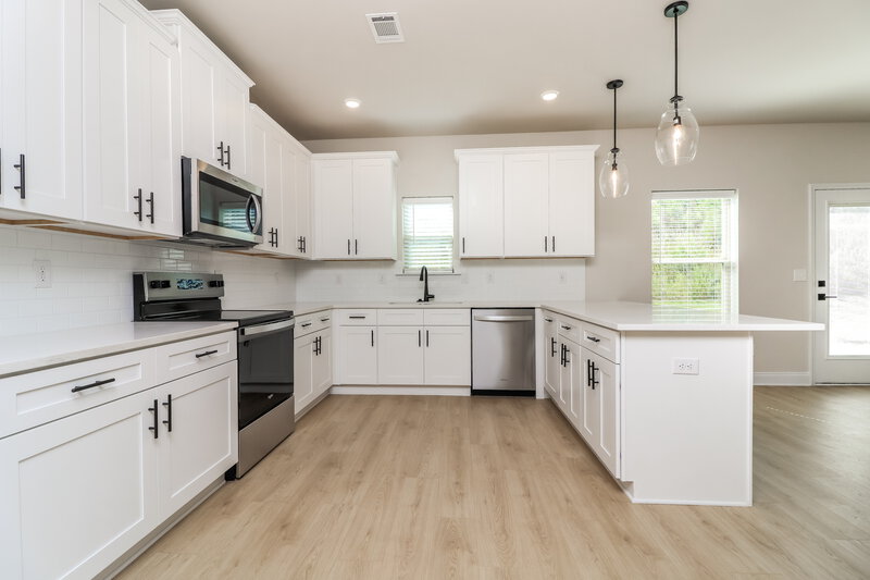 2,450/Mo, 37 Cantrell Way Dallas, GA 30157 Kitchen View