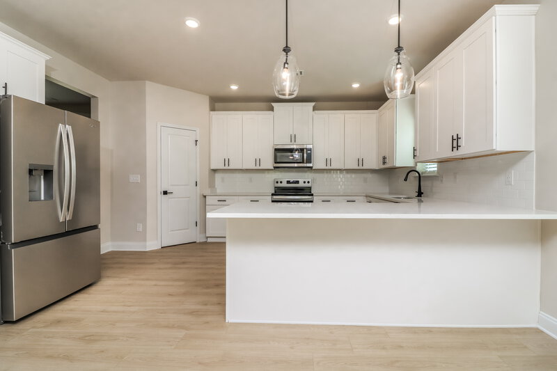 2,450/Mo, 37 Cantrell Way Dallas, GA 30157 Kitchen View 2
