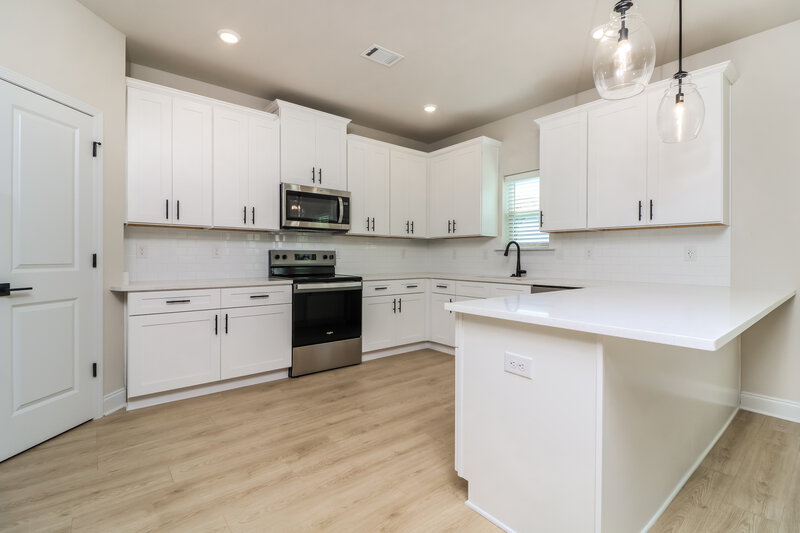 2,450/Mo, 37 Cantrell Way Dallas, GA 30157 Kitchen View 3