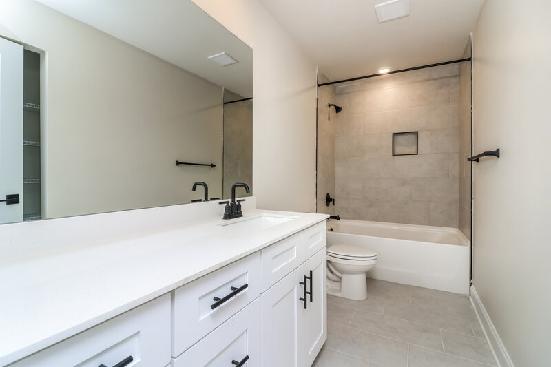 2,450/Mo, 37 Cantrell Way Dallas, GA 30157 Bathroom View