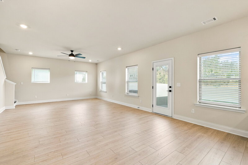 2,450/Mo, 189 Cantrell Dr Dallas, GA 30157 Living Room View