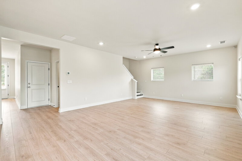 2,450/Mo, 189 Cantrell Dr Dallas, GA 30157 Living Room View 2