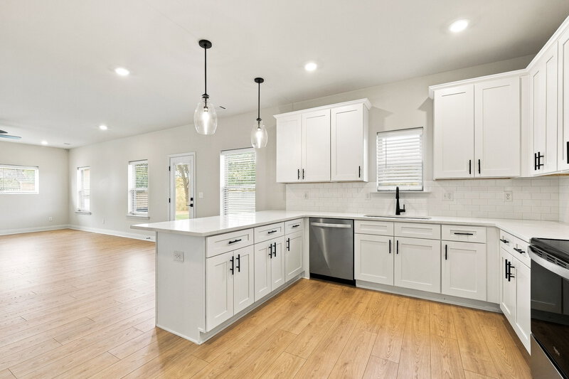2,450/Mo, 189 Cantrell Dr Dallas, GA 30157 Kitchen View