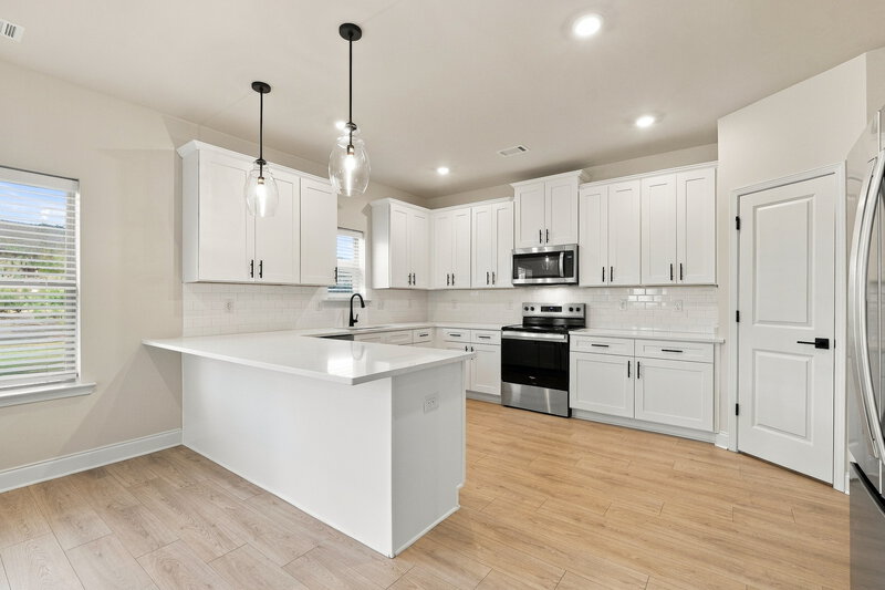 2,450/Mo, 189 Cantrell Dr Dallas, GA 30157 Kitchen View 2