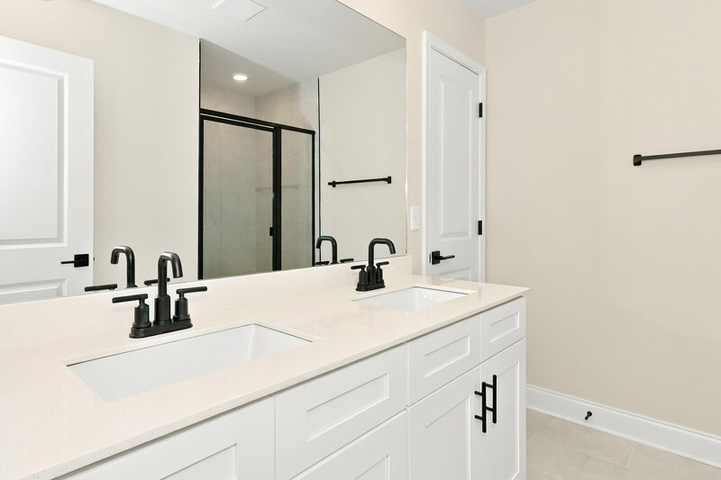 2,450/Mo, 256 Cantrell Dr Dallas, GA 30157 Primary Bathroom View