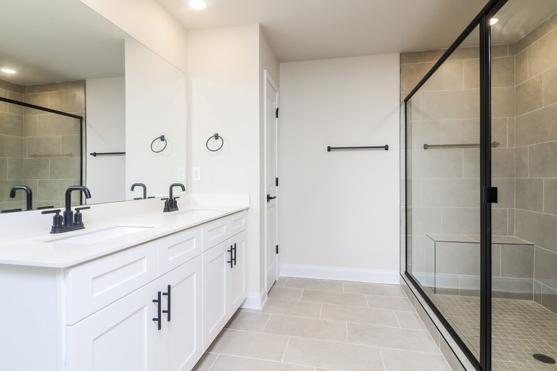 2,495/Mo, 79 Cantrell Way Dallas, GA 30157 Main Bathroom View