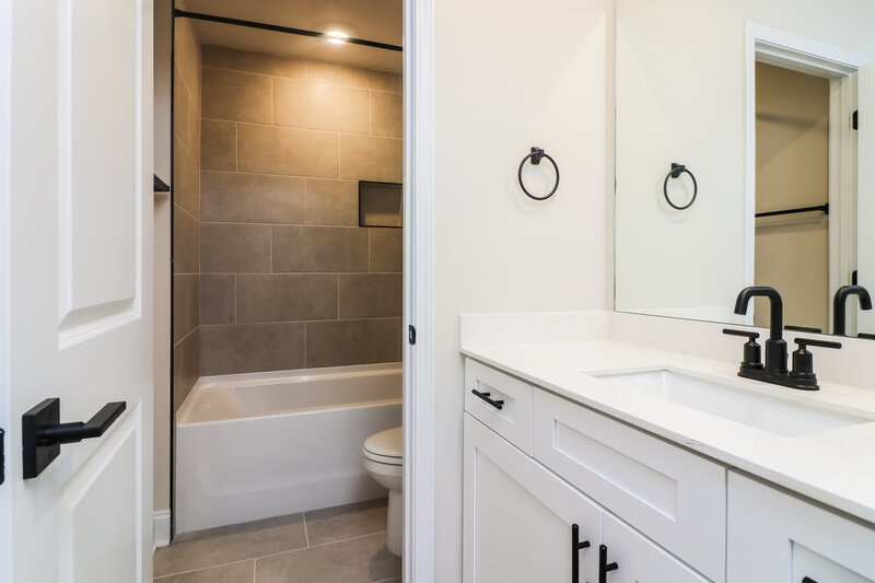 2,495/Mo, 79 Cantrell Way Dallas, GA 30157 Bathroom View