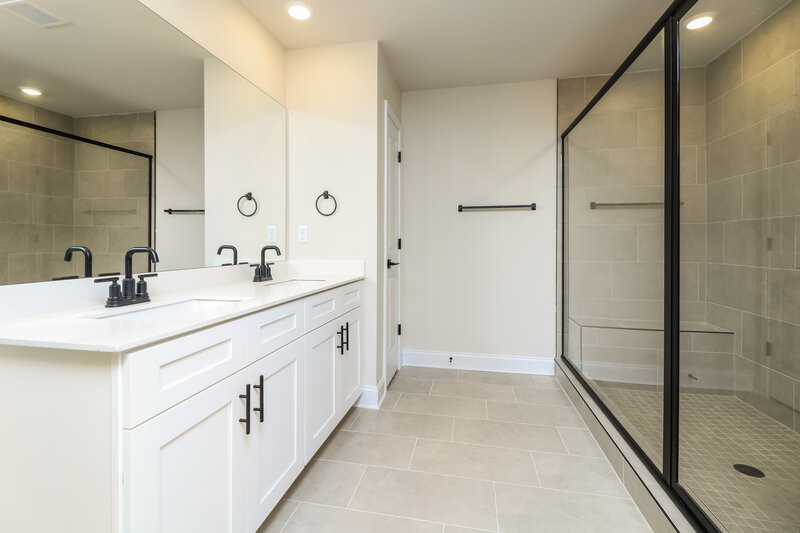 2,495/Mo, 326 Cantrell Dr Dallas, GA 30157 Main Bathroom View