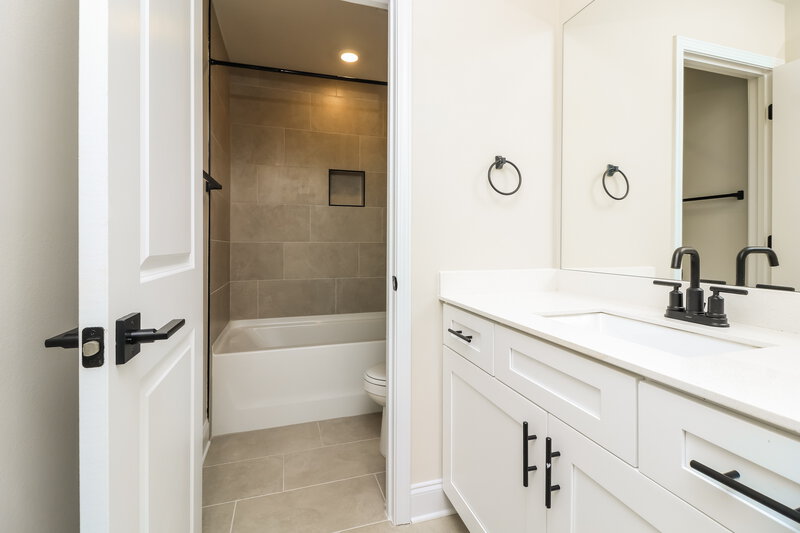 2,495/Mo, 326 Cantrell Dr Dallas, GA 30157 Bathroom View
