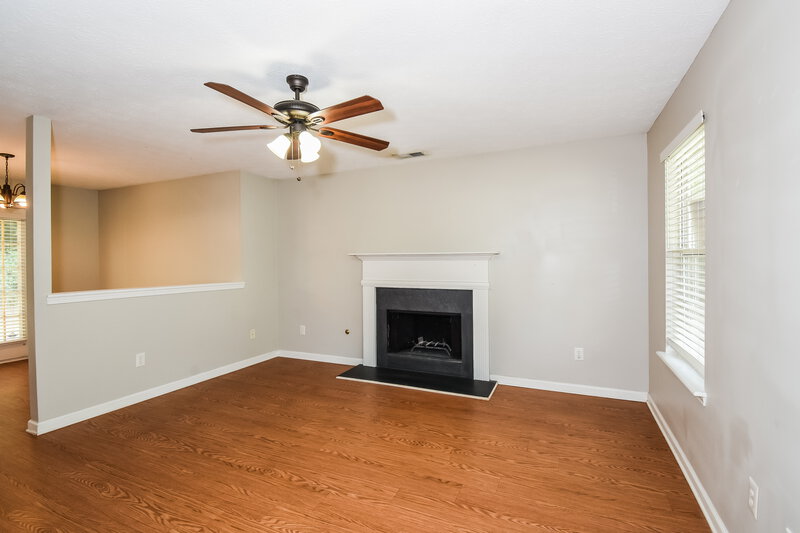 2,195/Mo, 4640 Noah Overlook W Acworth, GA 30101 Living Room View