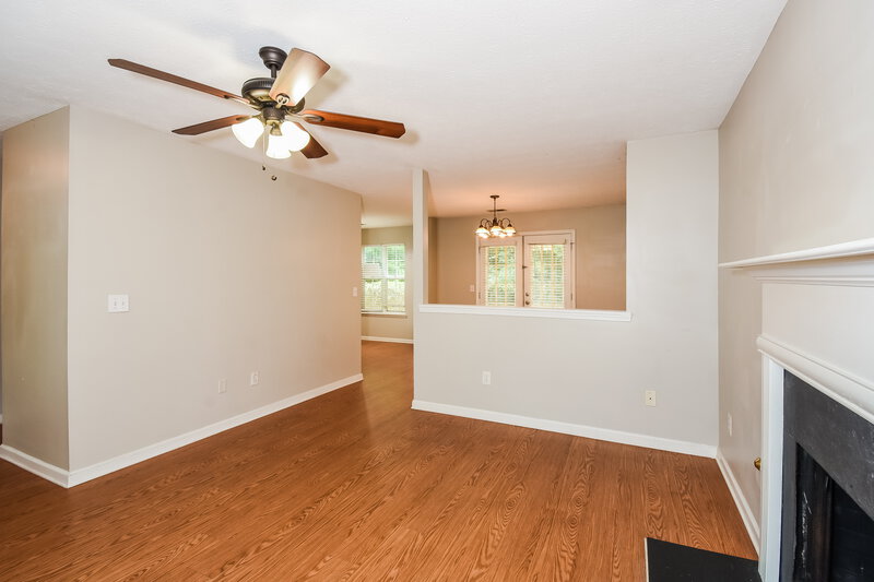 2,195/Mo, 4640 Noah Overlook W Acworth, GA 30101 Living Room View 2