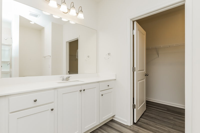 2,080/Mo, 7018 Rochford Dr Covington, GA 30014 Main Bathroom View