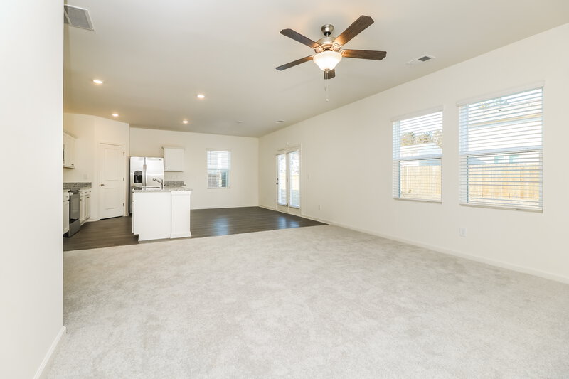 2,140/Mo, 7615 Saffron Ave Covington, GA 30014 Living Room View