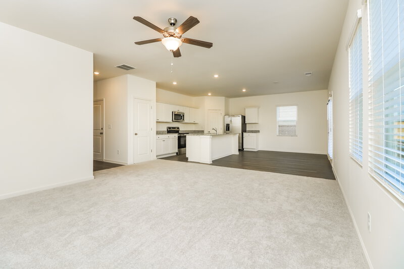 2,140/Mo, 7615 Saffron Ave Covington, GA 30014 Living Room View 2