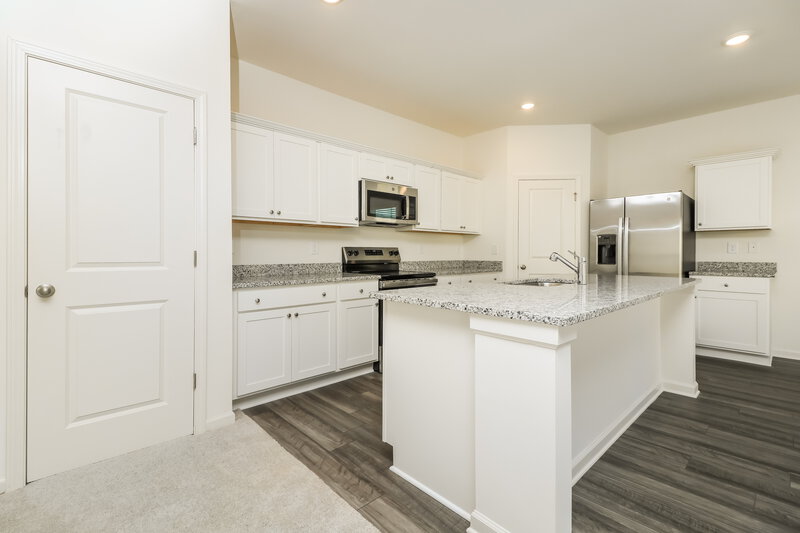 2,140/Mo, 7615 Saffron Ave Covington, GA 30014 Kitchen View