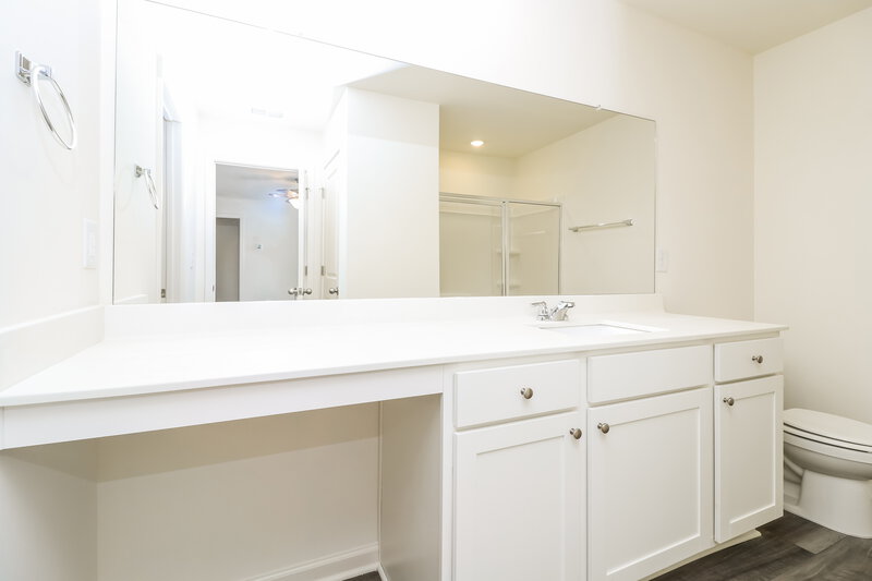 2,140/Mo, 7615 Saffron Ave Covington, GA 30014 Main Bathroom View