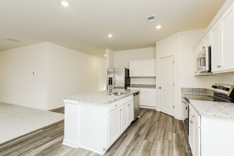 2,250/Mo, 7609 Saffron Ave Covington, GA 30014 Kitchen View