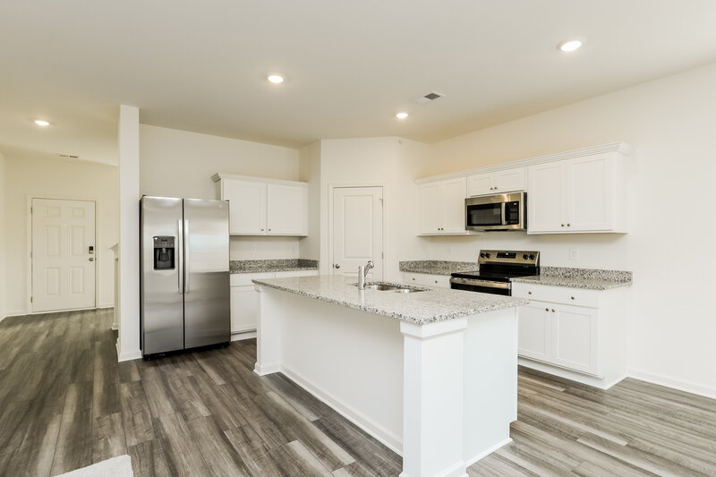 2,250/Mo, 7609 Saffron Ave Covington, GA 30014 Kitchen View 2