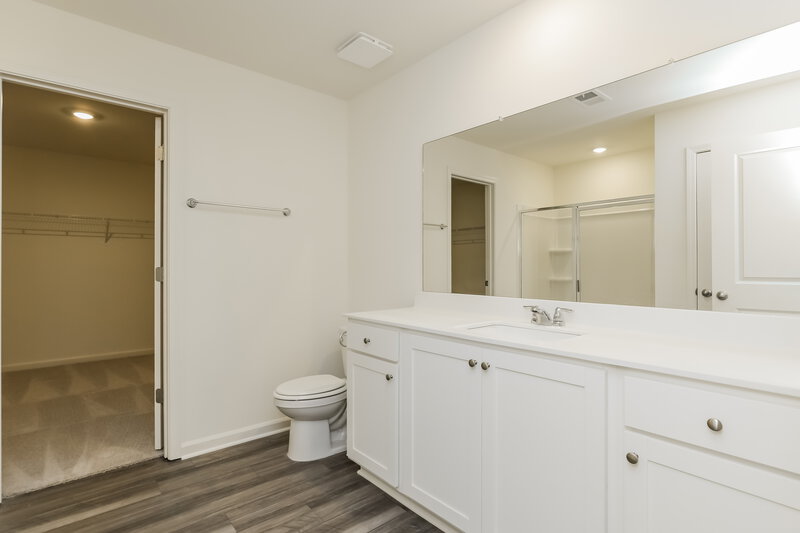 2,250/Mo, 7609 Saffron Ave Covington, GA 30014 Main Bathroom View