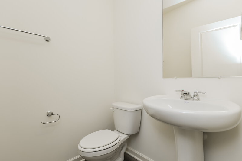 2,250/Mo, 7609 Saffron Ave Covington, GA 30014 Bathroom View 2