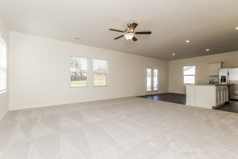 2,450/Mo, 7009 Rochford Dr Covington, GA 30014 Living Room View 2