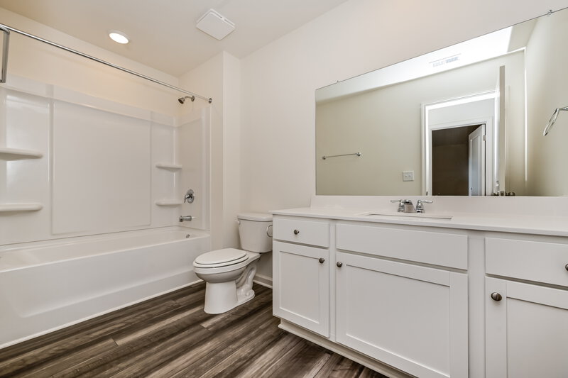 2,350/Mo, 7620 Saffron Ave Covington, GA 30014 Bathroom View