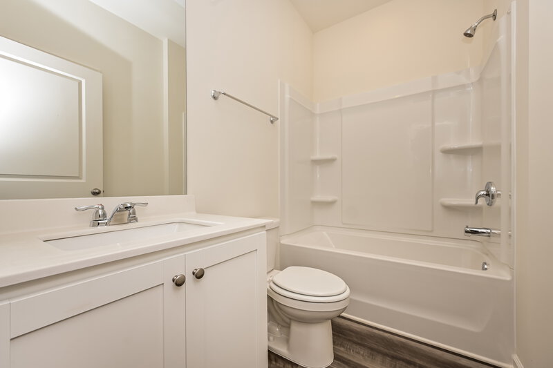 2,350/Mo, 7620 Saffron Ave Covington, GA 30014 Bathroom View 2
