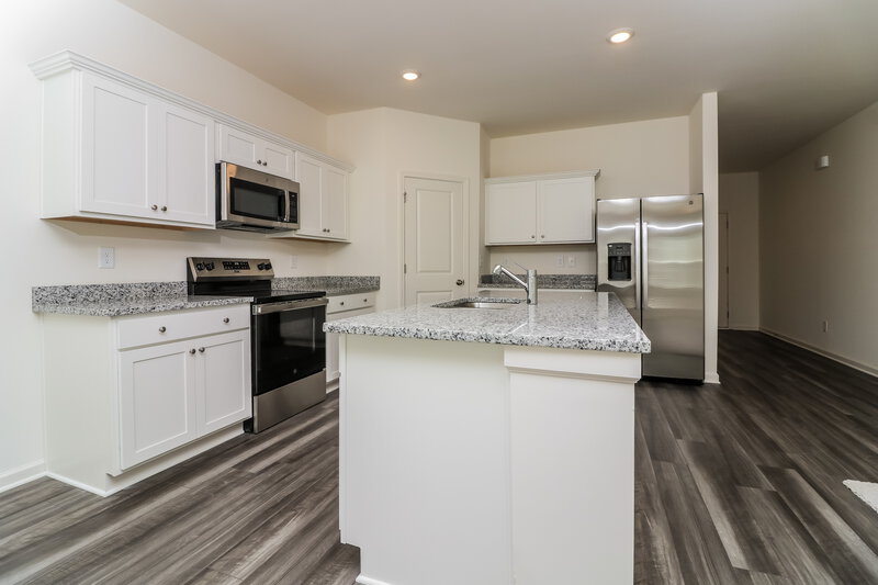 2,500/Mo, 7604 Saffron Ave Covington, GA 30014 Kitchen View 2