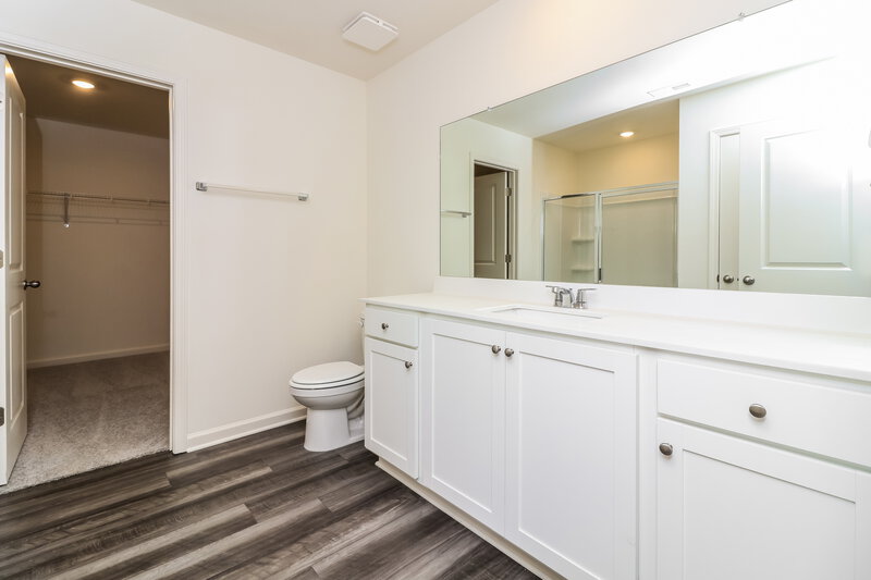 2,500/Mo, 7604 Saffron Ave Covington, GA 30014 Main Bathroom View