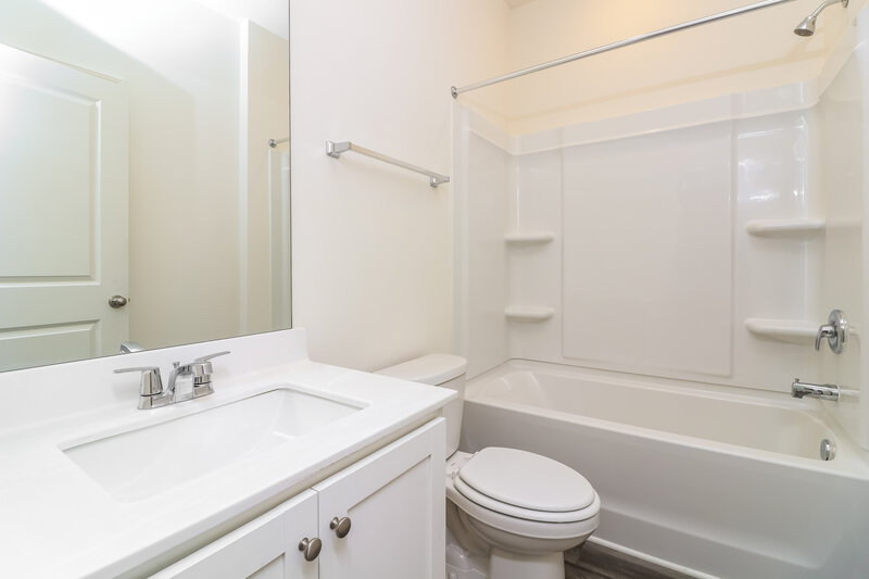 2,500/Mo, 7604 Saffron Ave Covington, GA 30014 Bathroom View
